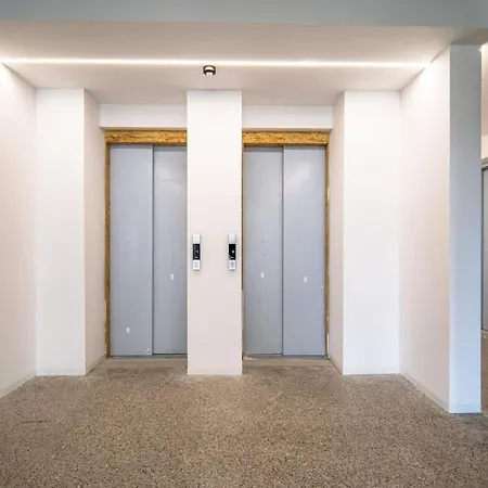 Pohodlny - Pri Centre S Balkonom Апартаменты *