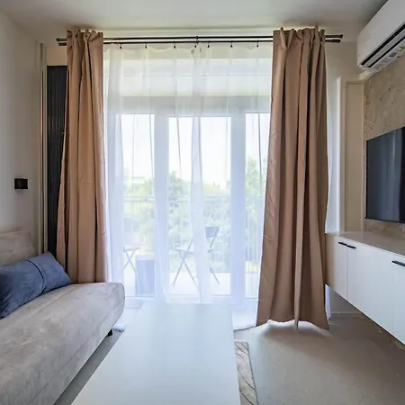 Pohodlny - Pri Centre S Balkonom *